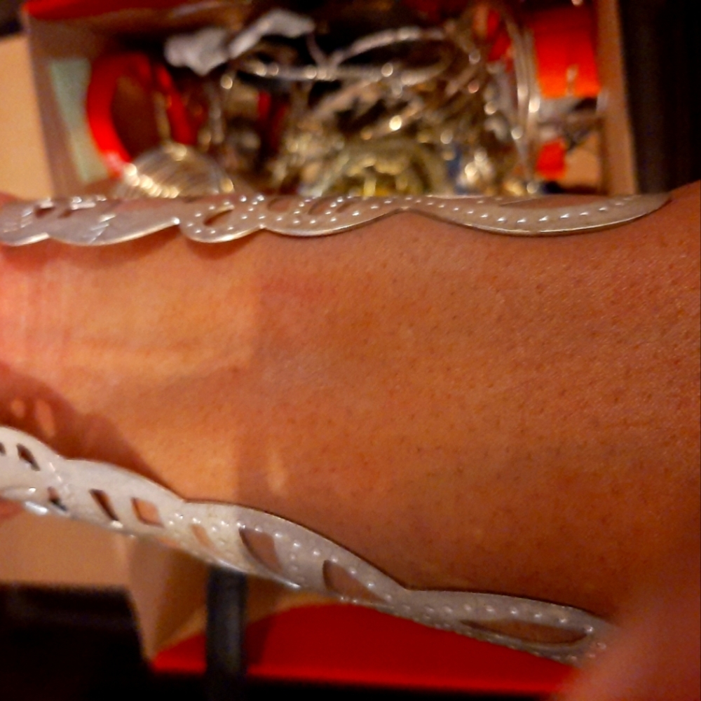 Bracelet - Picture 3 of 3